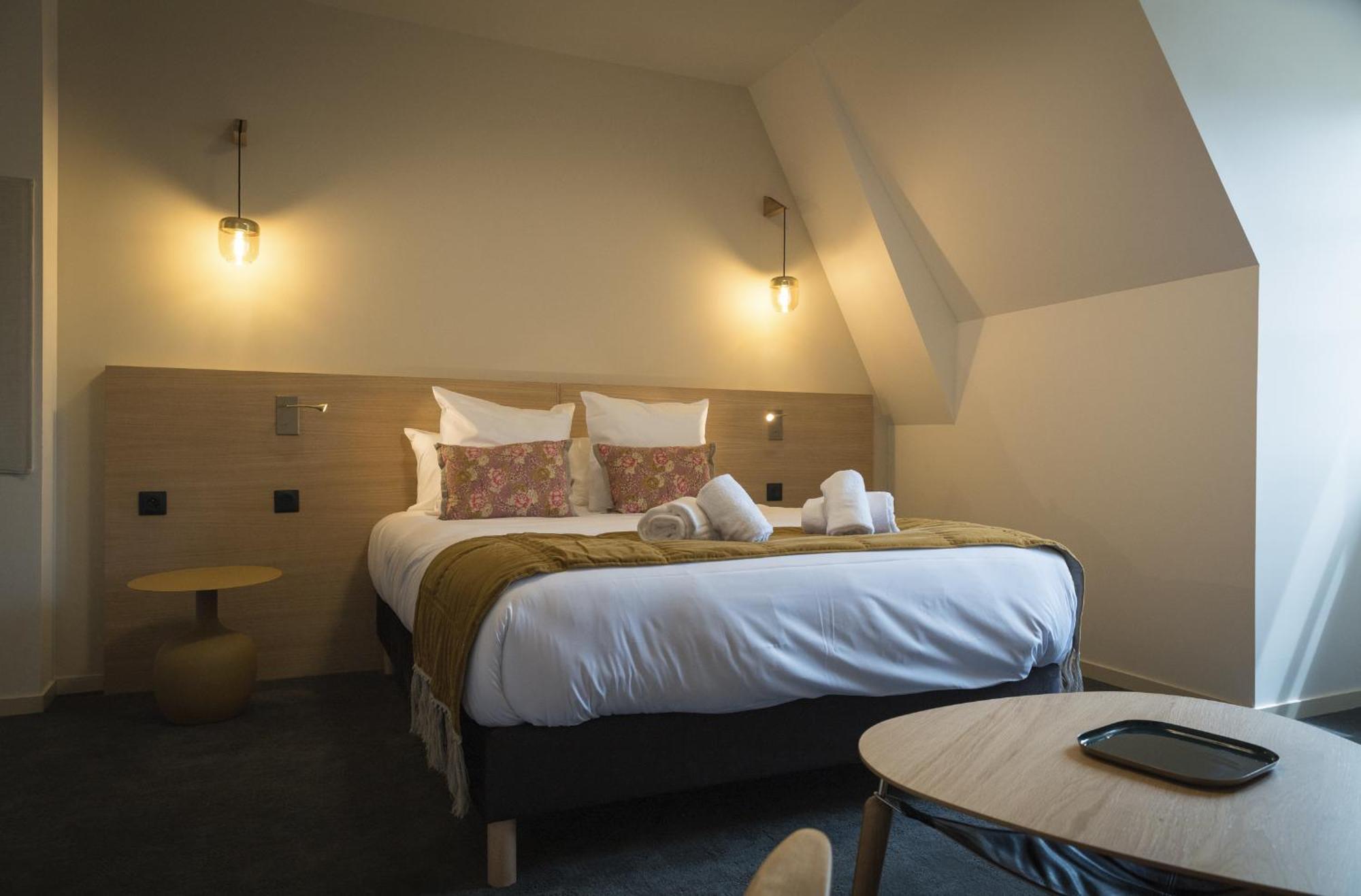 Domaine De L'Ecorcerie Hotel Fontaine-le-Comte Luaran gambar