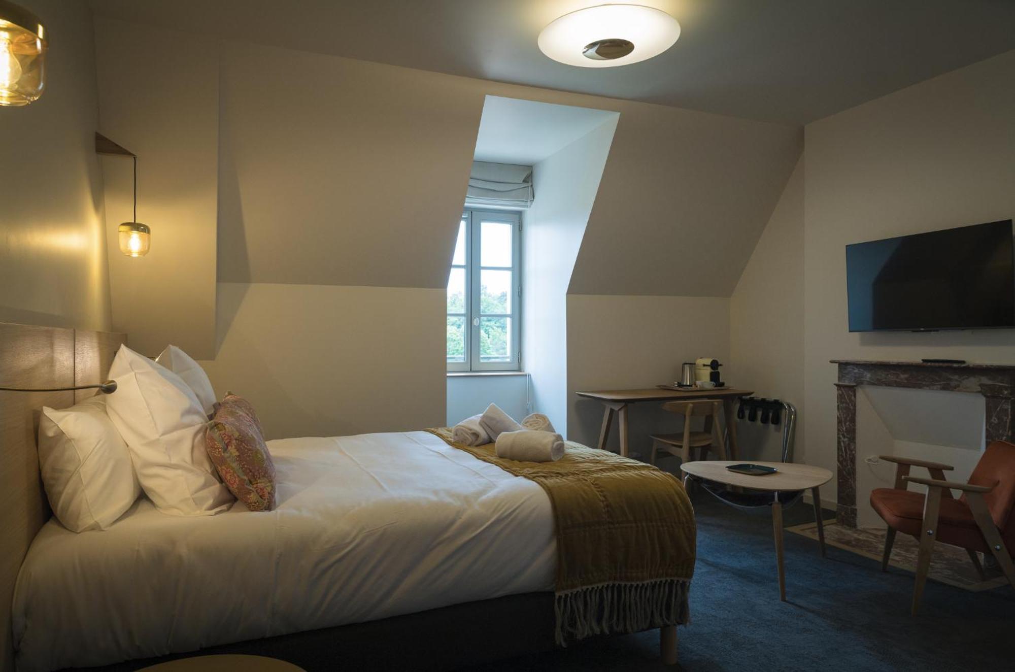 Domaine De L'Ecorcerie Hotel Fontaine-le-Comte Luaran gambar
