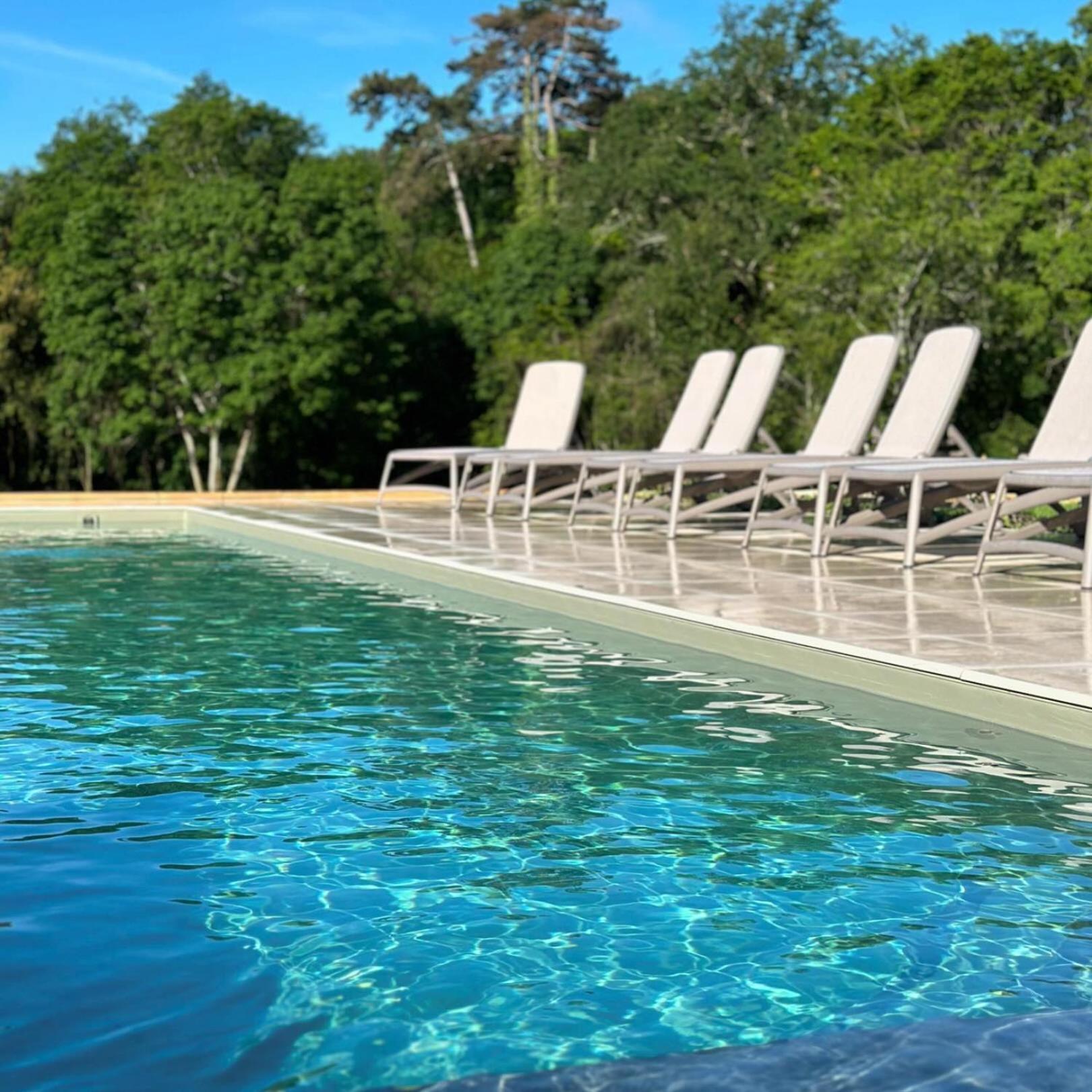 Domaine De L'Ecorcerie Hotel Fontaine-le-Comte Luaran gambar