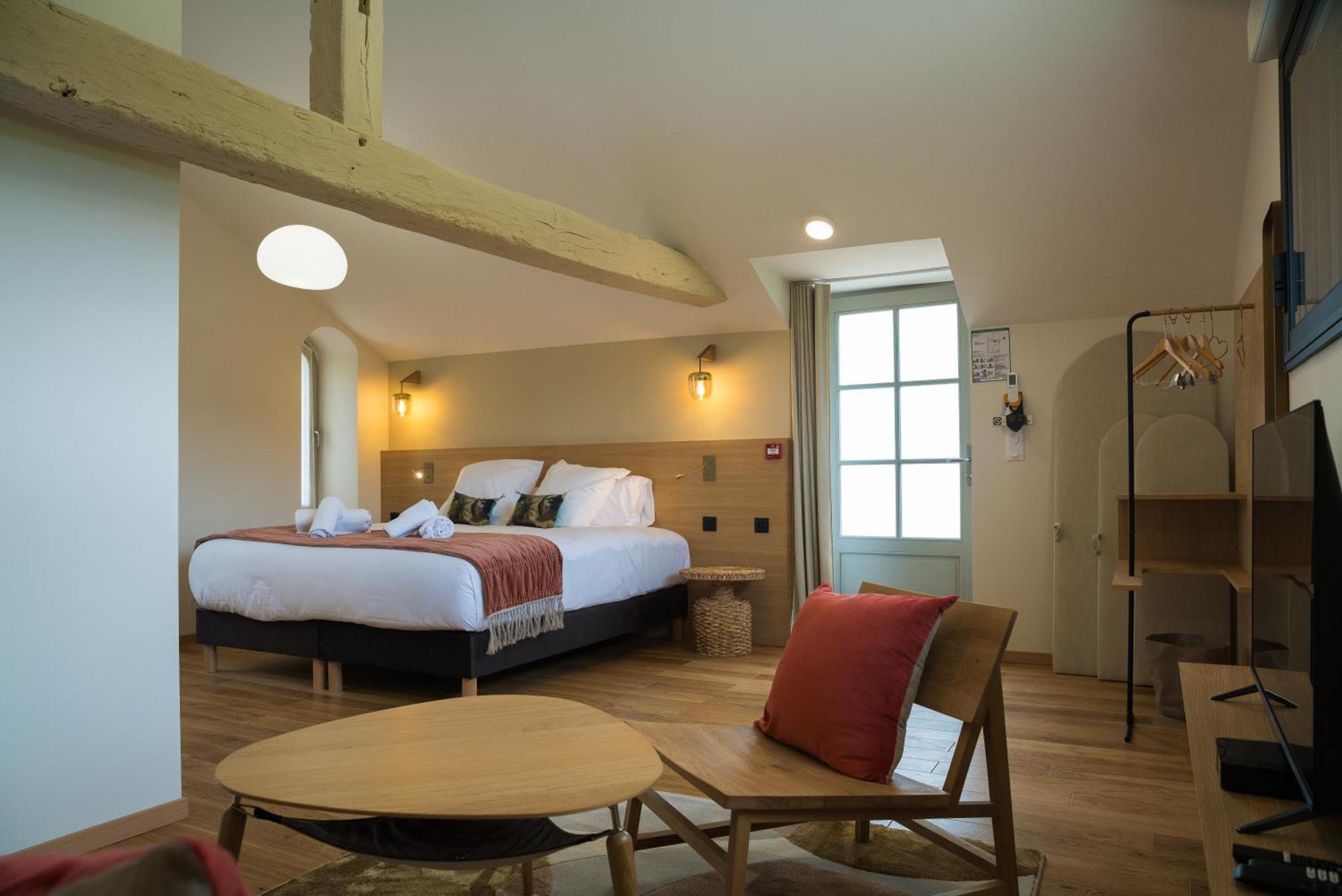 Domaine De L'Ecorcerie Hotel Fontaine-le-Comte Luaran gambar